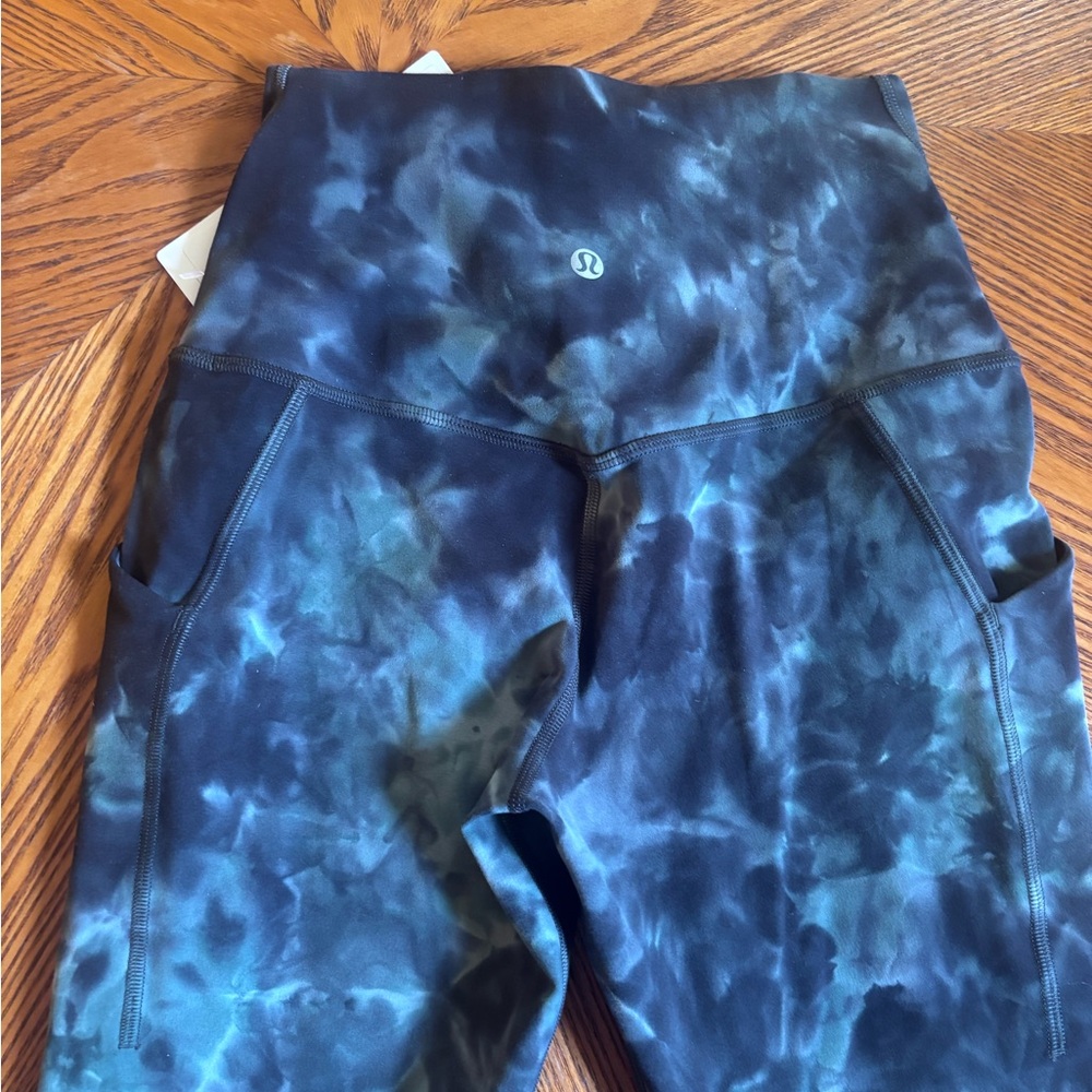 Lululemon Athletica Dark Blue Patterned Leggings - Picture 3 of 4